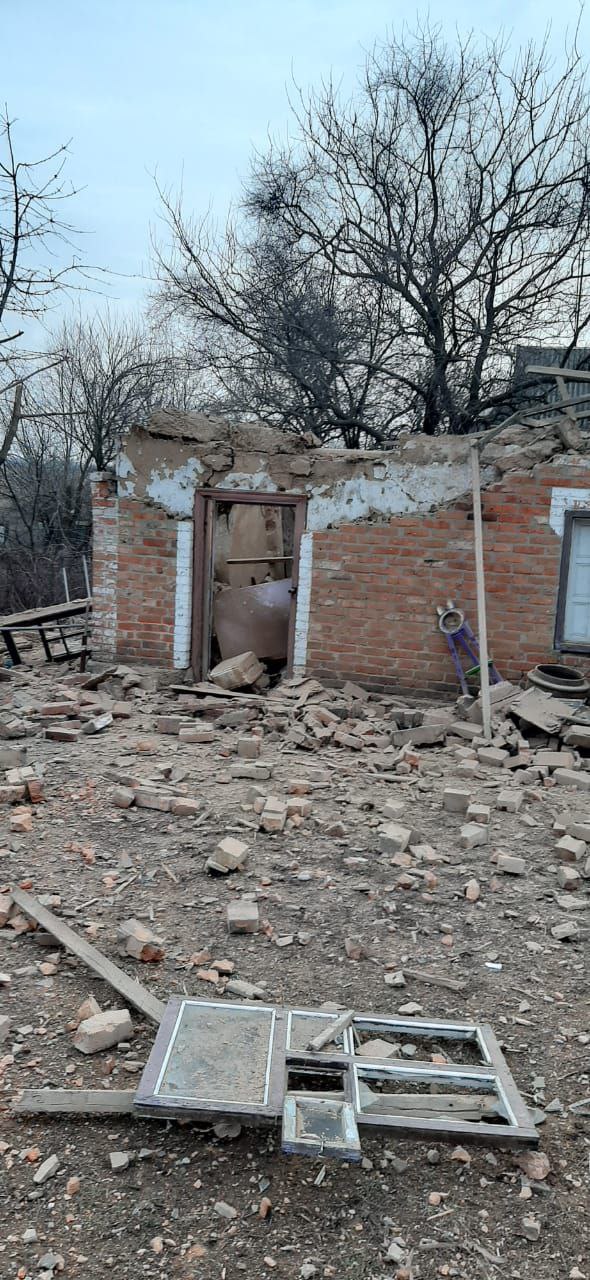 Росіяни в черговий раз обстріляли Запорізький район: пошкоджено приватні будинки та електромережу (ФОТО)