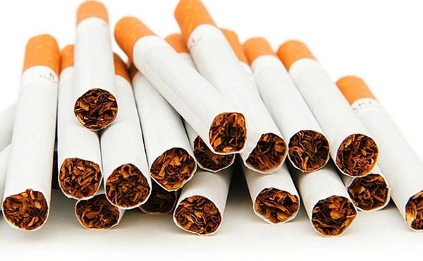 33-річний запоріжанин організував нелегальний бізнес із продажу контрафактних цигарок (ФОТО)