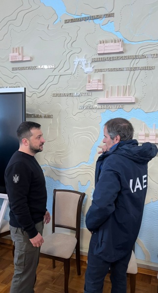 У Запоріжжі Зеленський і гендиректор МАГАТЕ Гроссі відвідали Дніпровську ГЕС (ФОТО)