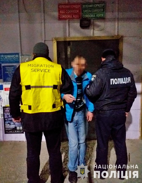 На Запоріжжі за межі України видворили громадянина Молдови з кримінальним минулим