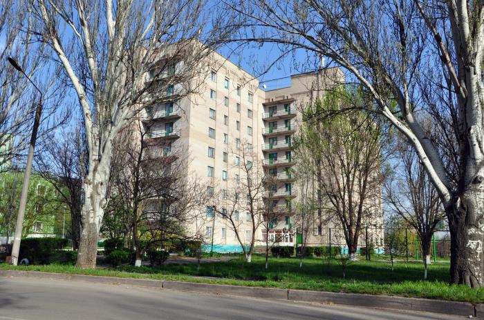 Звезених педагогів та лікарів у Мелітополі рашисти розселяють у студентські гуртожитки