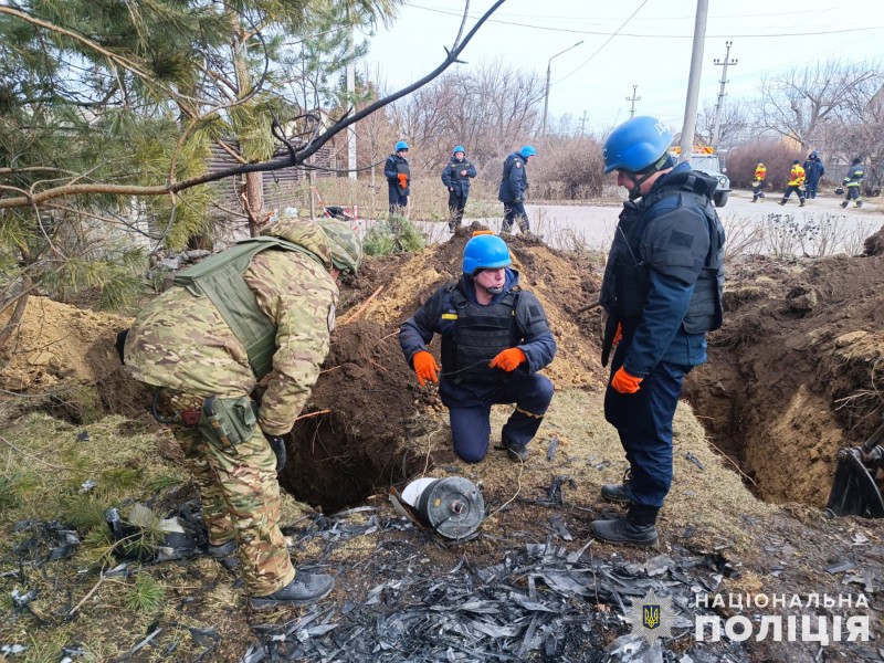Евакуйовано 48 місцевих мешканців: у Запоріжжі поліцейські знищили бойову частину ворожого дрону-камікадзе (ФОТО, ВІДЕО)