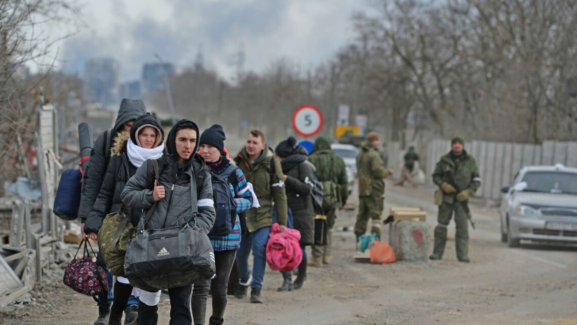 Мешканців Запорізької області наполегливо закликають виїжджати із зони ведення бойових дій