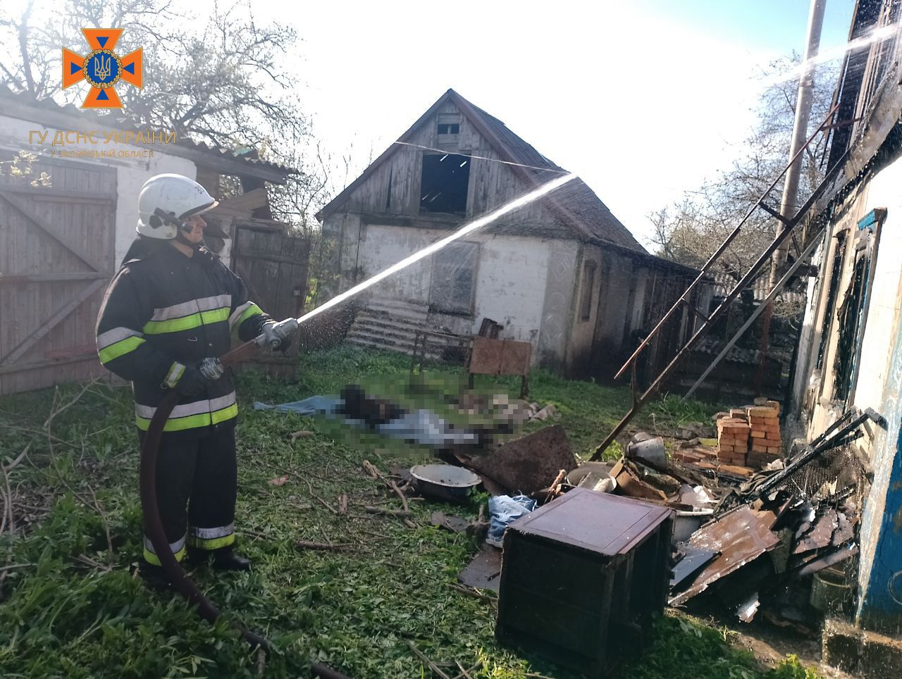 У Запорізькому районі на пожежі в будинку загинуло 3 людини (ФОТО)