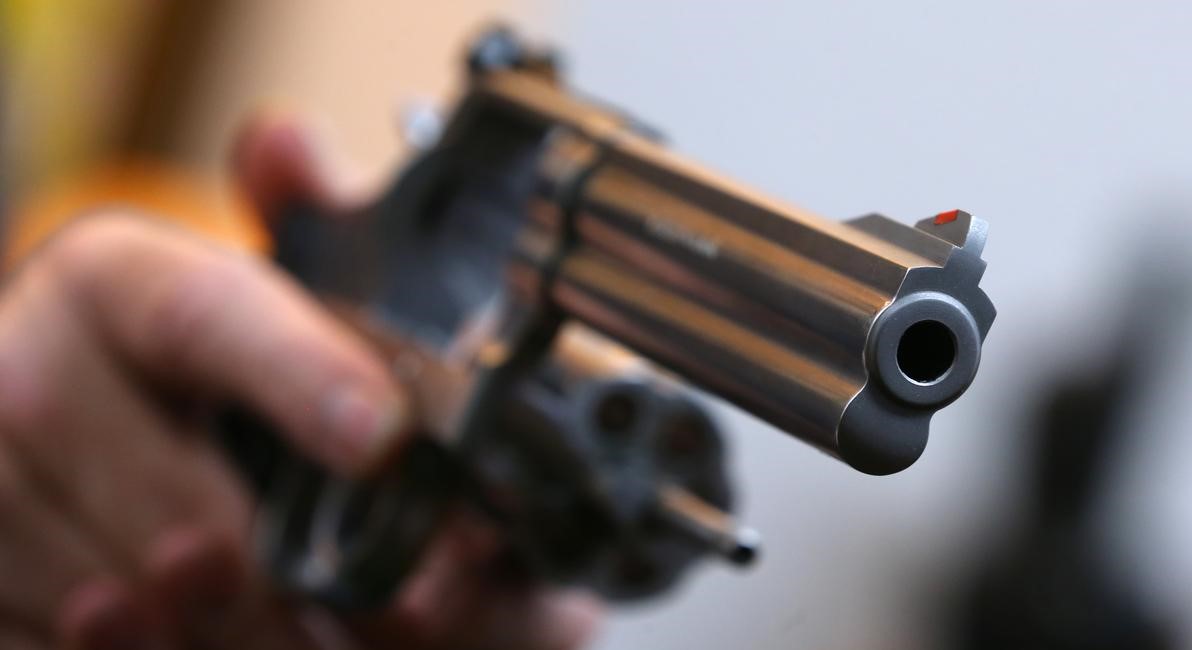 На Запоріжжі викрито чоловіка, який у гаражі зберігав “знайдену”  нелегальну вогнепальну зброю (ФОТО)