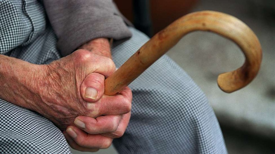 На Запоріжжі завдяки небайдужим громадянам патрульні повернули додому дідуся, який загубився (ФОТО)