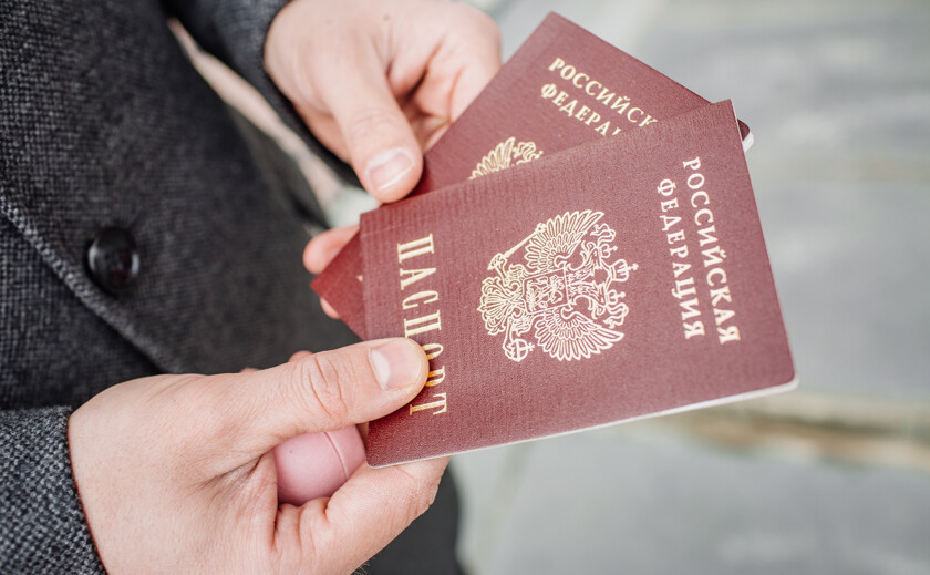 У Токмаку на блокпостах рашисти обмежують пересування українців, які не отримали російські паспорти
