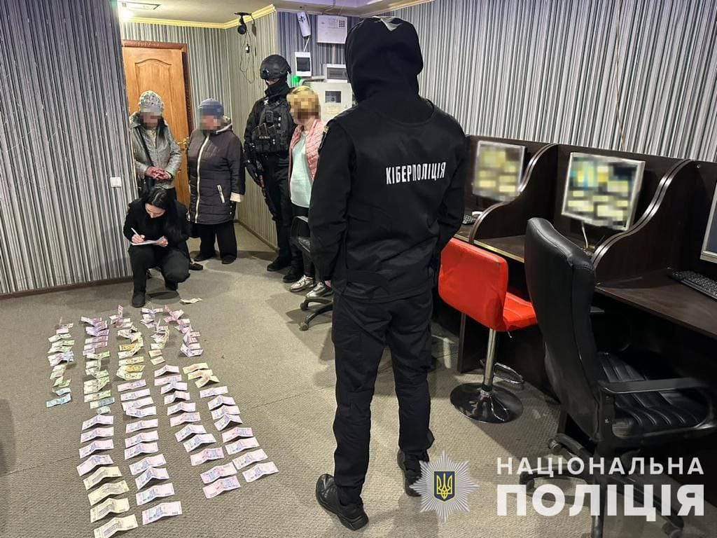 Поліцейські повідомили про підозру членам організованої злочинної групи, яка на території Запоріжжя організували роботу гральних закладів