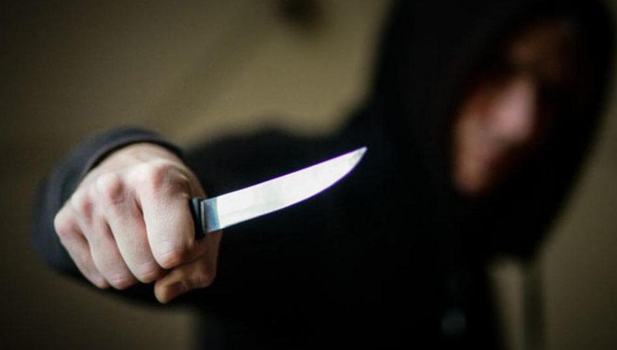 У Запоріжжі невідомий чоловік завдав 15-річному хлопцю ножові поранення та втік