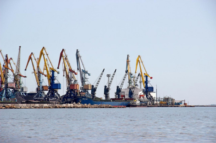 Рашисти офіційно визнали привласнення порту Бердянськ
