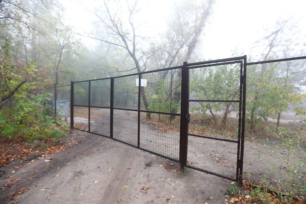 У Запоріжжі ліквідовано незаконно зведену огорожу, яка перешкоджала вільному доступу до води (ФОТО)
