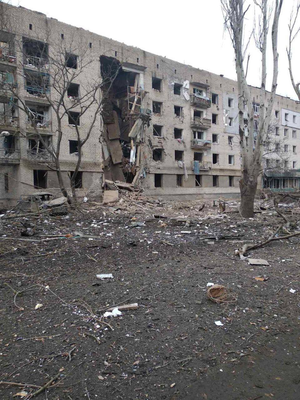 Окупанти вдарили керованими авіабомбами по місту Оріхів: поранено місцеву жительку